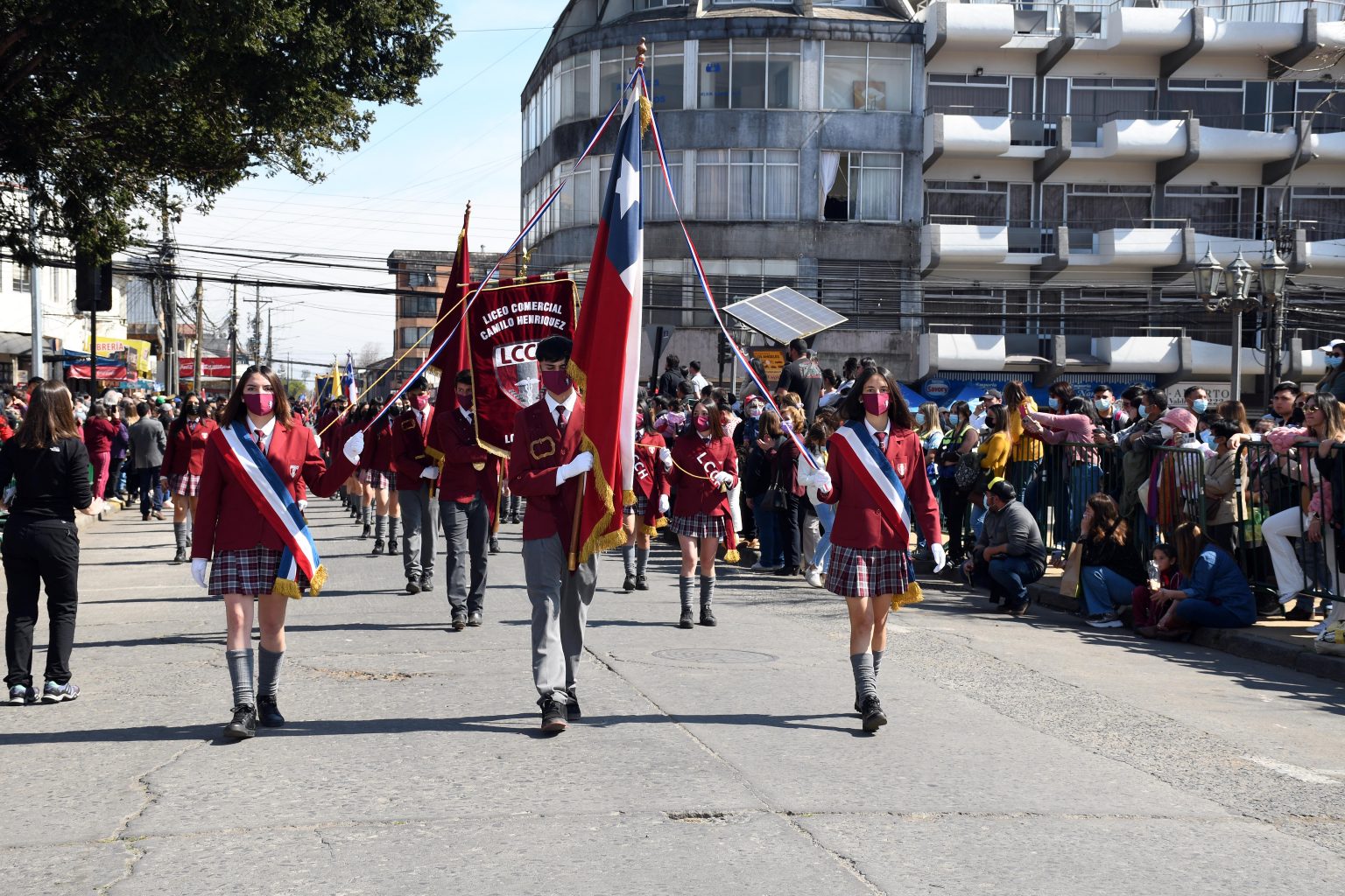 Desfile Estudiantil Fiestas Patrias 2022 LCCH Los Ángeles